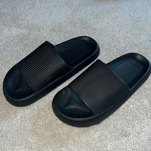 Cloud Slides | Mens’s black slides